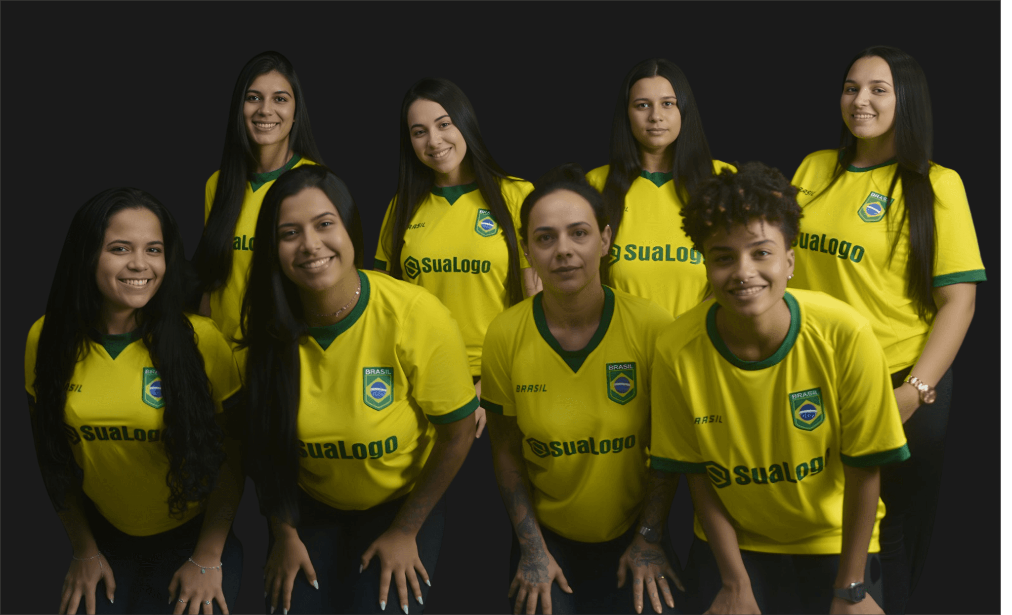 Equipe financeira vestindo camisas amarelas Brasil Copa 2026 - Uniforme corporativo Icone Sports